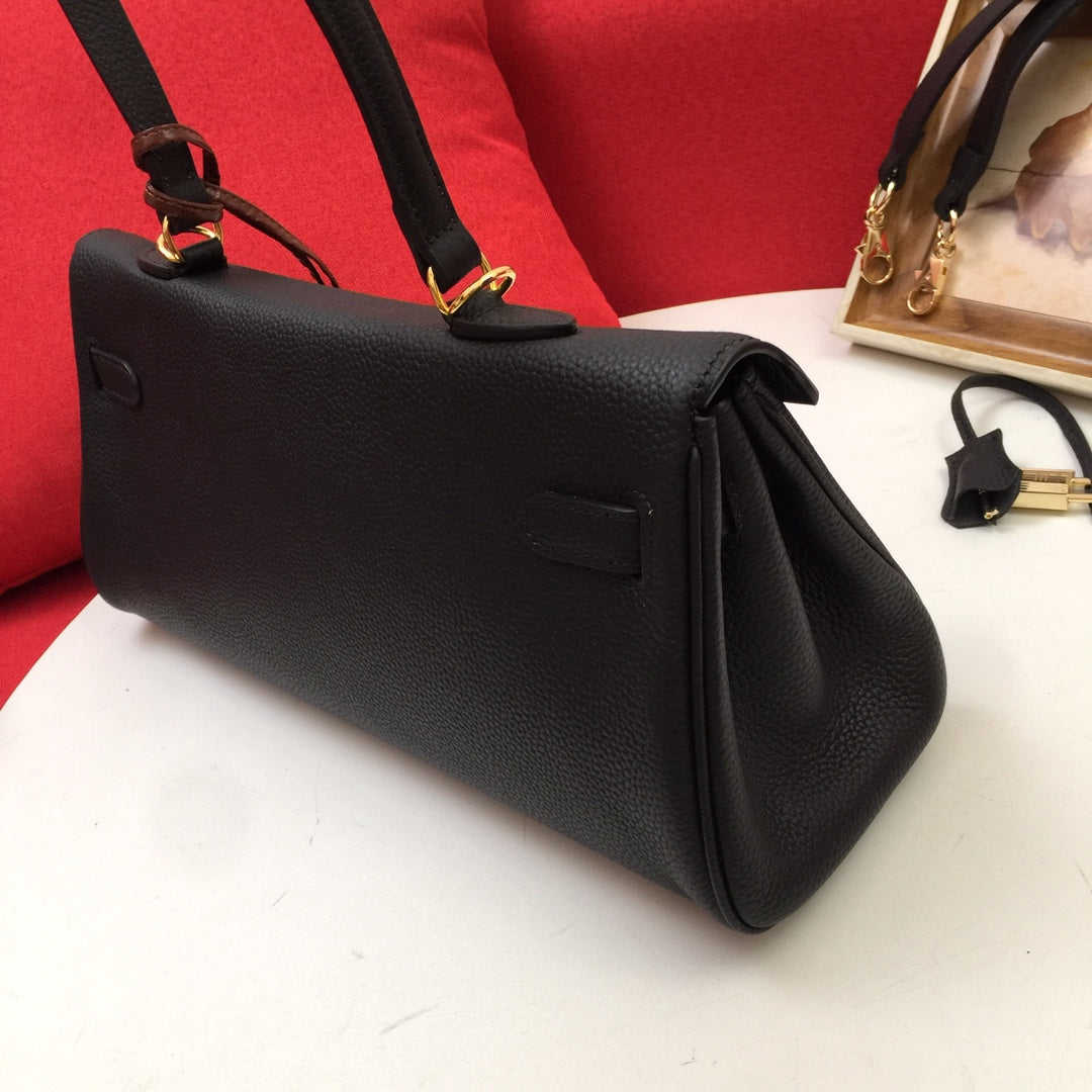 HM SHOULDER BAG 35 BLACK TOGO GOLD HARDWARE