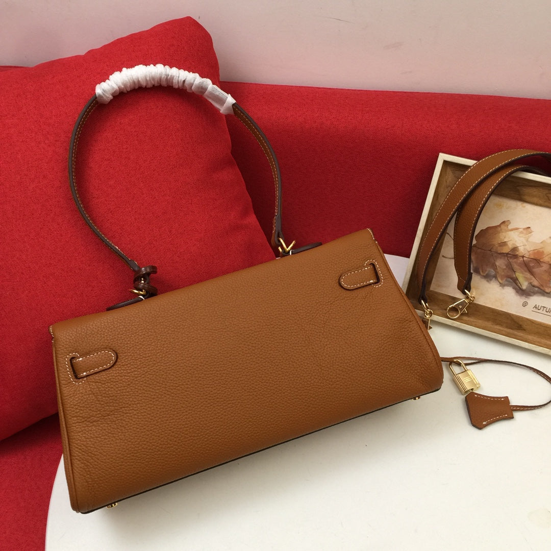 HM SHOULDER BAG 35 BROWN TOGO GOLD HARDWARE