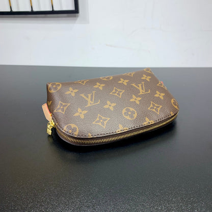 POCHETTE COSM¨¦TIQUE PM 19 IN BROWN MONOGRAM CANVAS