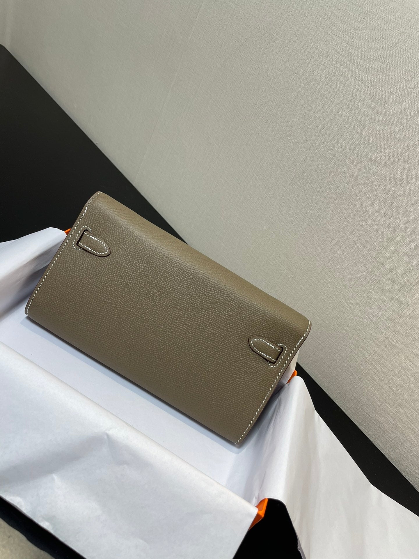 kelly woc 20.5 etoupe epsom silver hardware