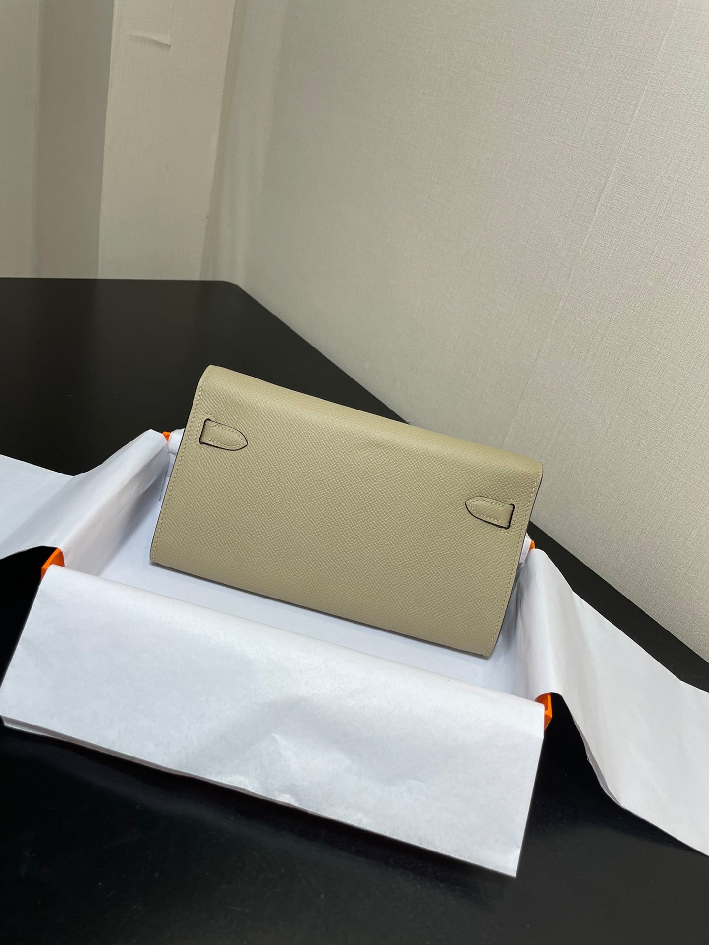 kelly woc 20.5 lichen epsom silver hardware