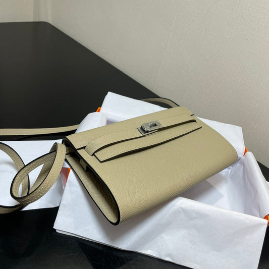 kelly woc 20.5 lichen epsom silver hardware