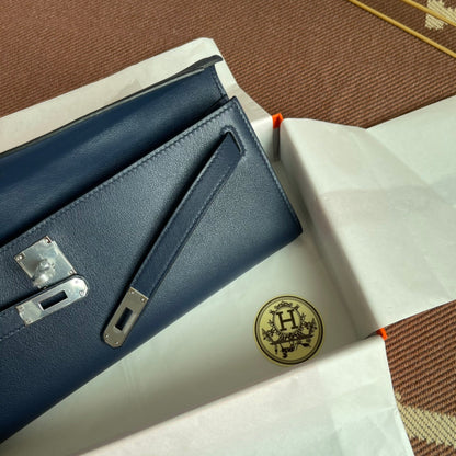 HM Kelly Cut 31cm Navy Swift Leather Shw