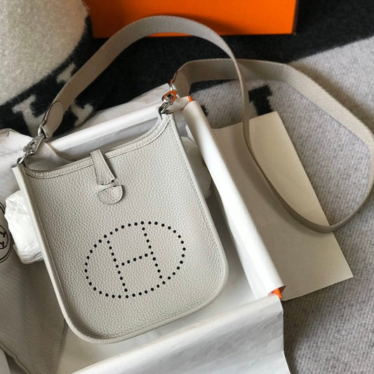 Mini Evelyne 18cm Light Grey Togo Silver Hardware