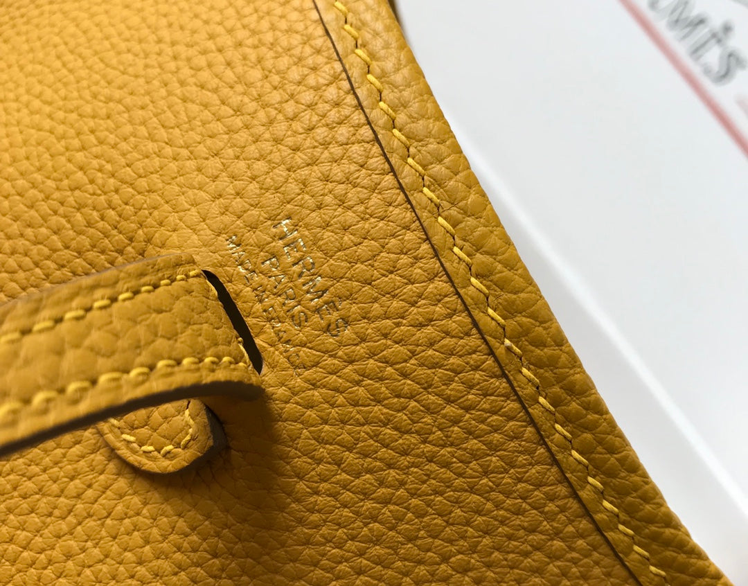 Mini Evelyne 18cm Dark Yellow Togo Ghw