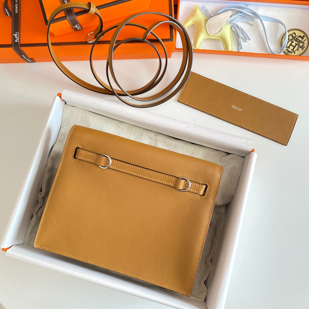 Kelly Danse II 22cm Gold Evercolor Leather Shw