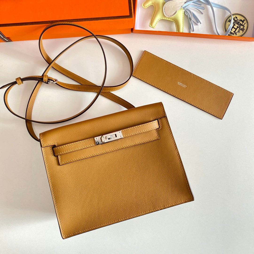 Kelly Danse II 22cm Gold Evercolor Leather Shw