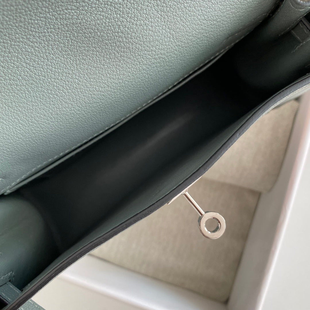 Kelly Danse II 22cm Sky Blue Evercolor Leather Shw