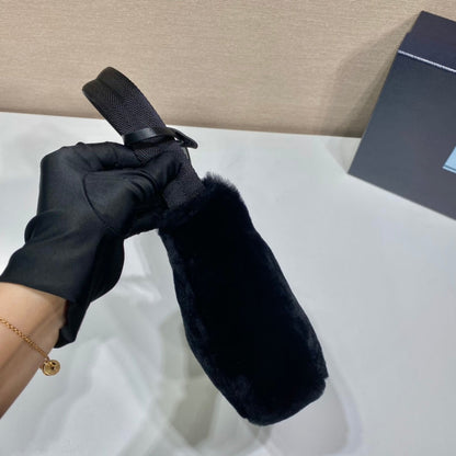 HOBO BAG 23 IN BLACK RABBIT FUR