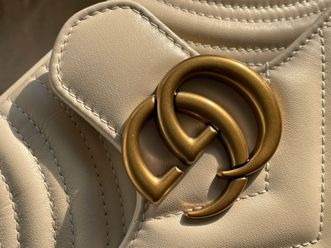 GG MARMONT MATELASS¨¦ SMALL 22 BAG WHITE CALFSKIN