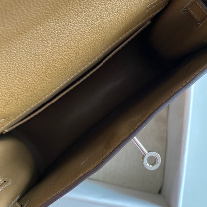 Kelly Danse II 22cm Brown Evercolor Leather Shw