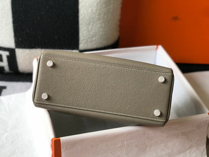 HM KELLY 25CM TAUPE TOGO GOLD HARDWARE