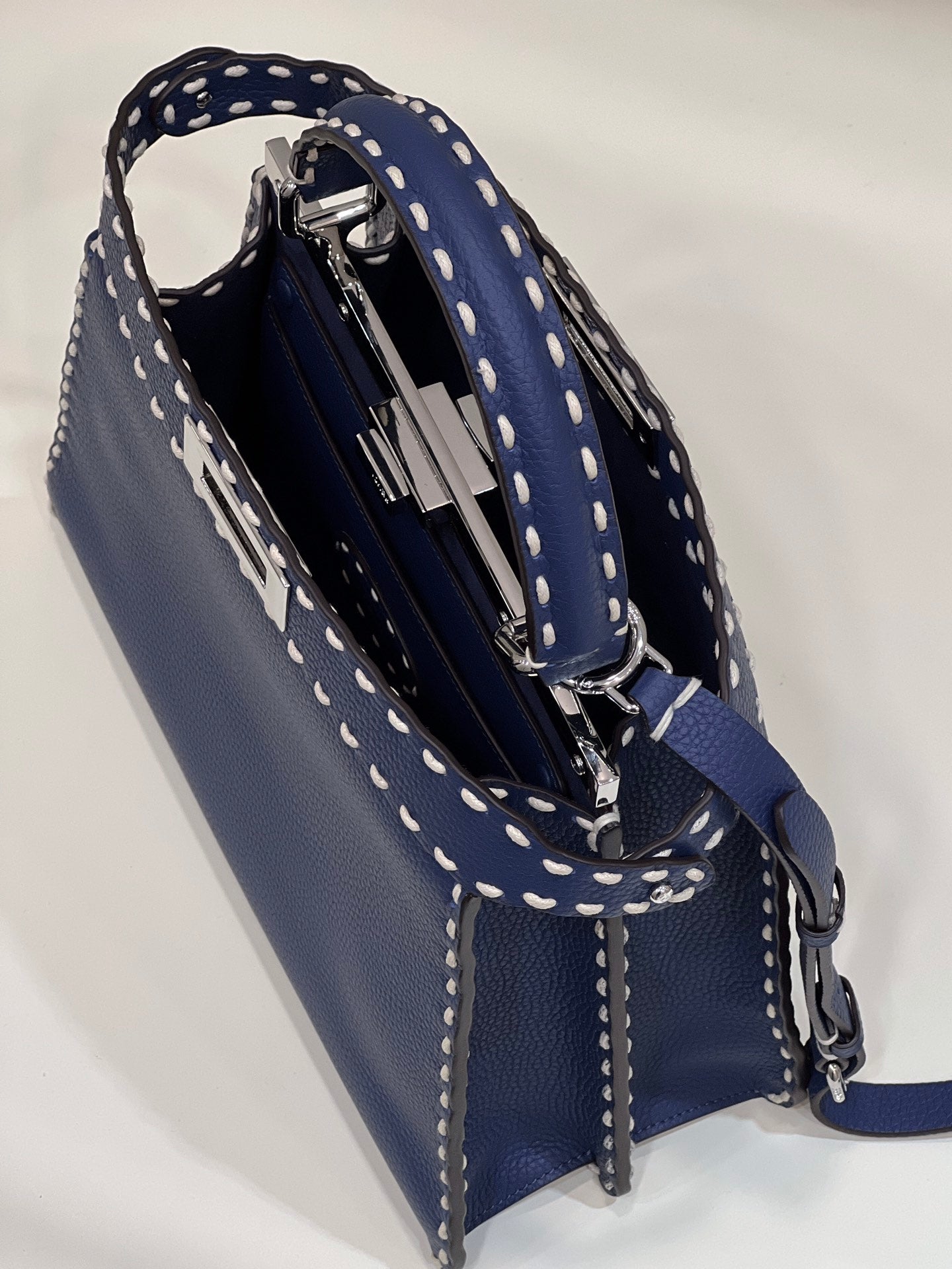 PEEKABOO ISEEU 33 IN NAVY BLUE GRAINED CALFSKIN SILVER HARDWARE