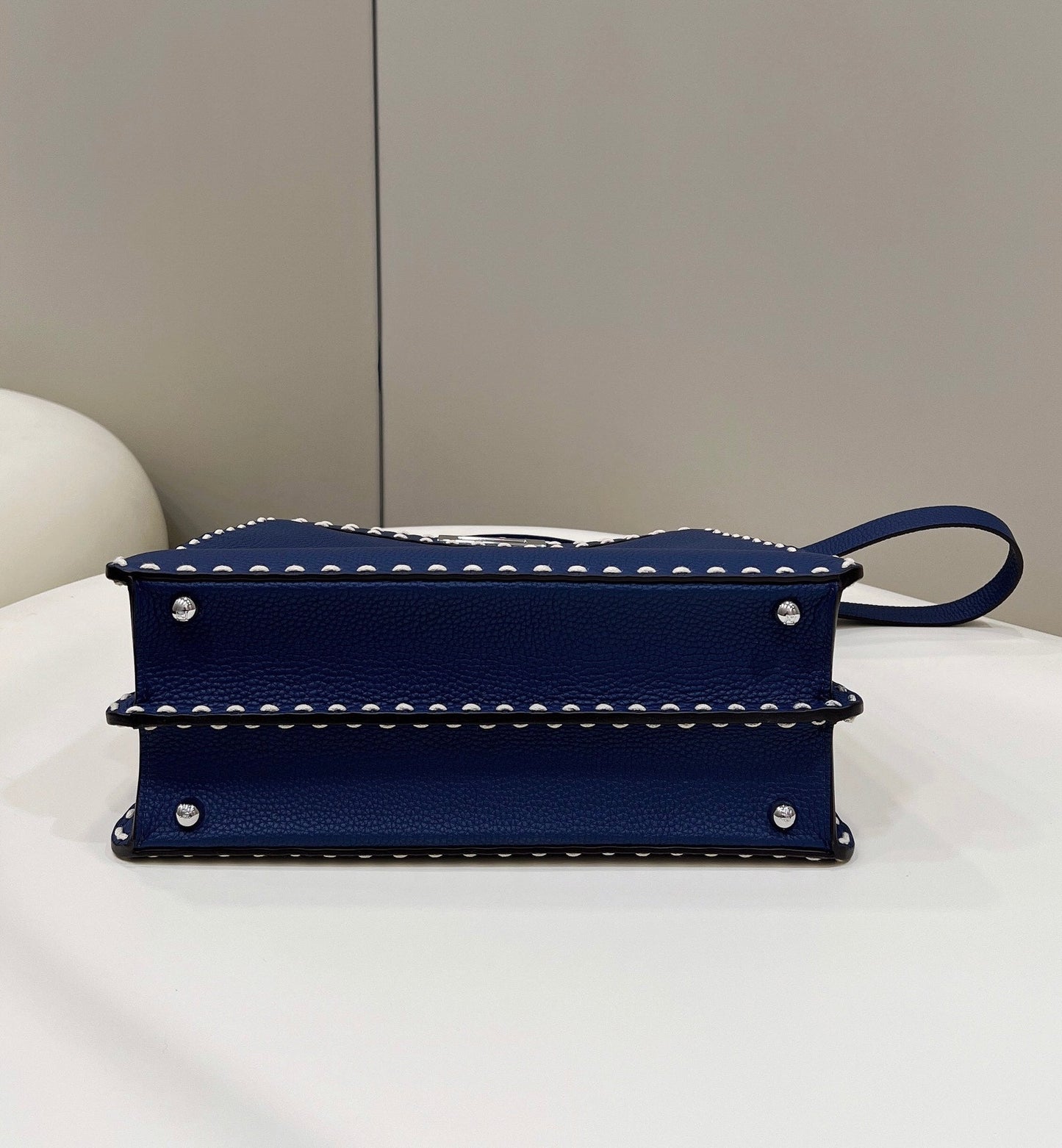 PEEKABOO ISEEU 33 IN NAVY BLUE GRAINED CALFSKIN SILVER HARDWARE