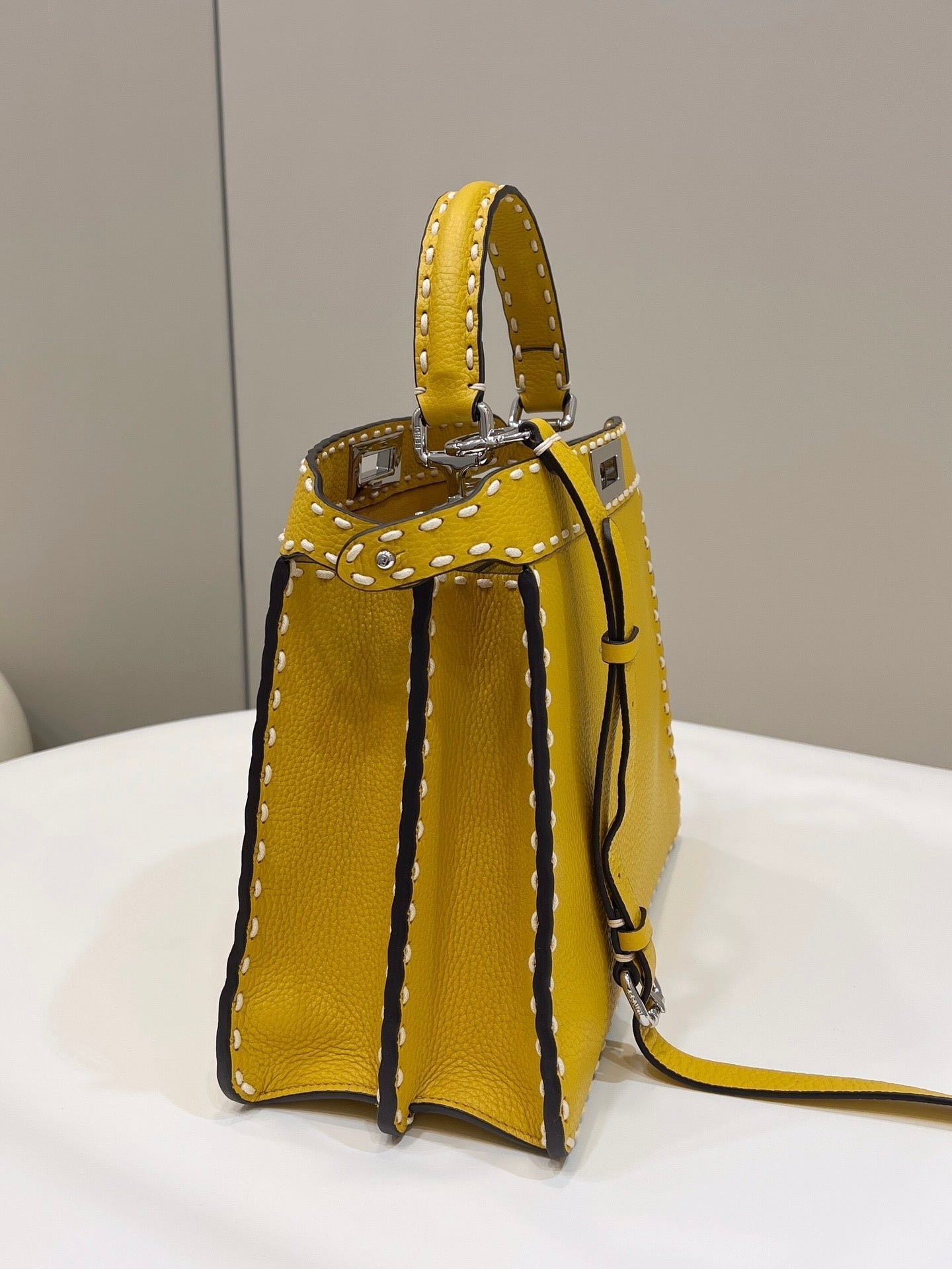 PEEKABOO ISEEU 33 IN YELLOW GRAINED CALFSKIN SILVER HARDWARE