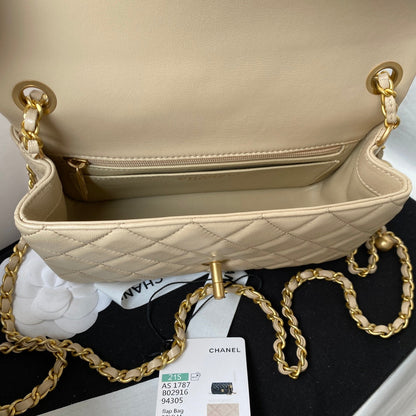 Classic Mini Flap Bag 20cm Beige Lambskin Gold Hardware