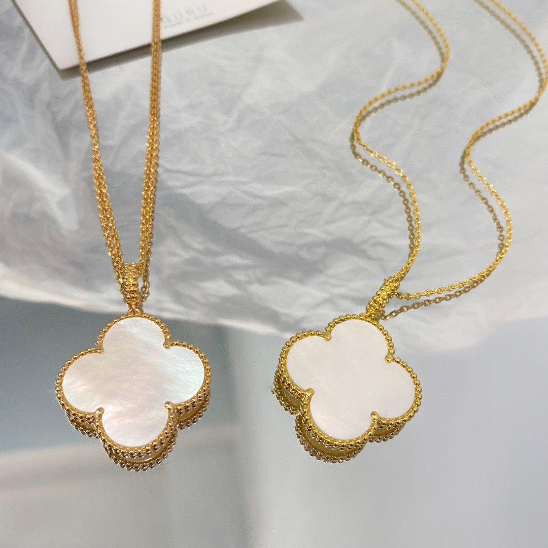 DIANA CLOVER 25MM MOP LARGE PENDANT NECKLACE