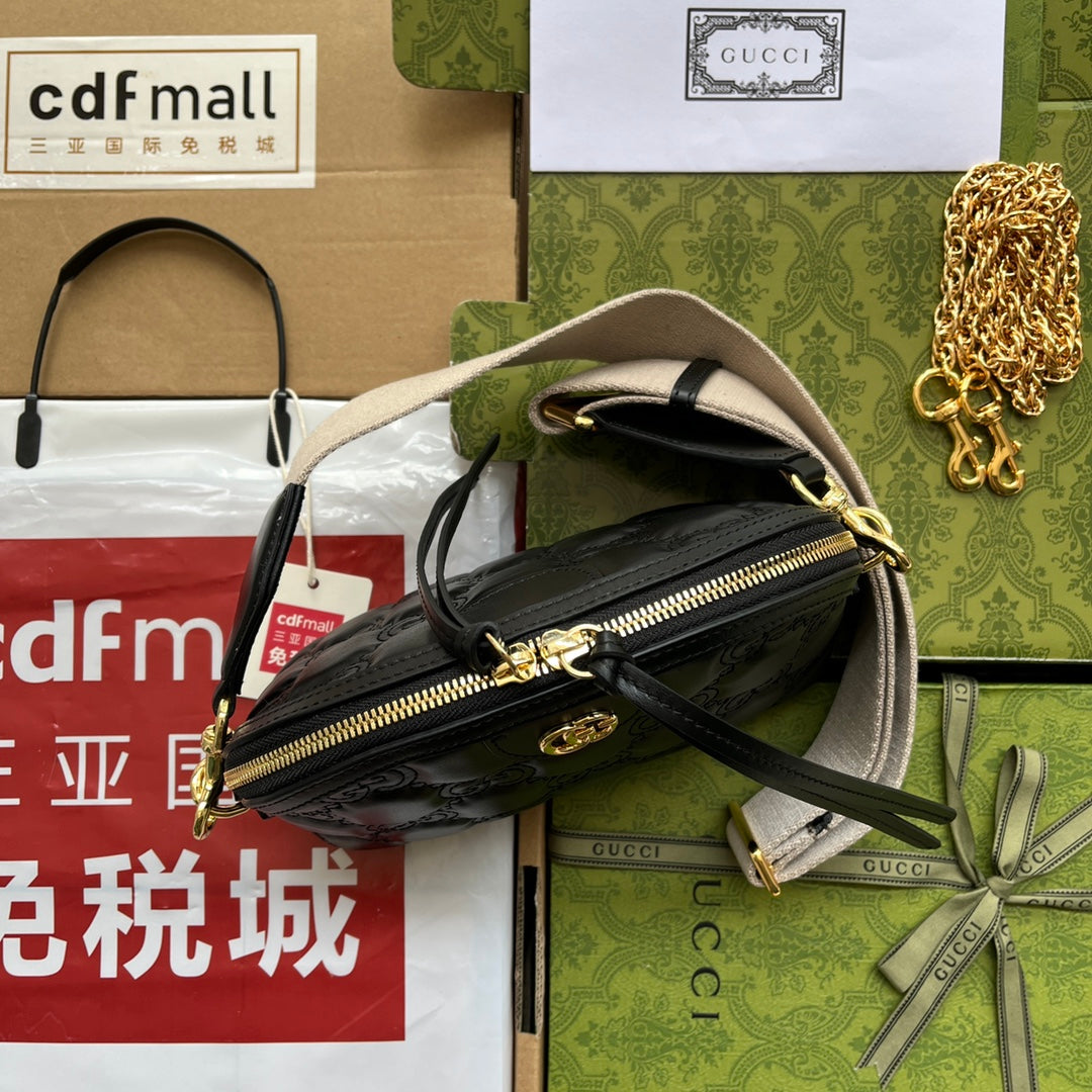 MATELASS¨¦ LEATHER SHOULDER BAG 23 IN BLACK EMBOSSED CALFSKIN GOLD HARDWARE