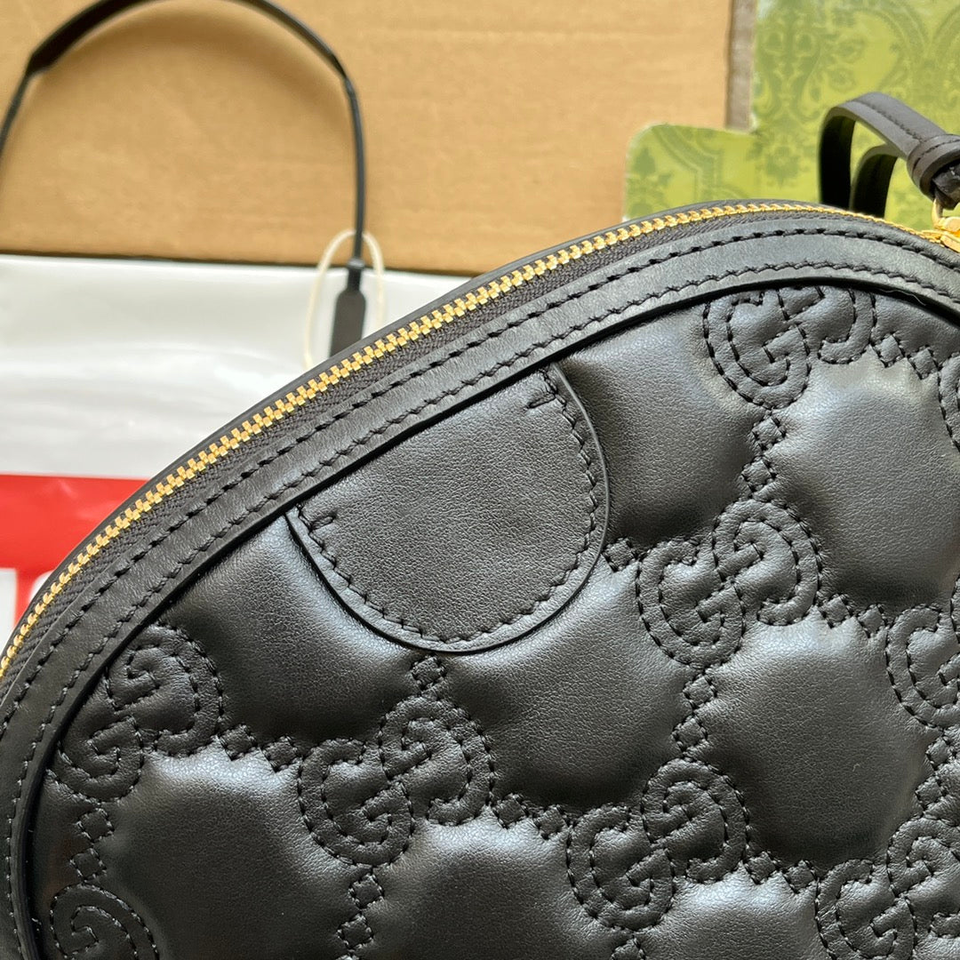 MATELASS¨¦ LEATHER SHOULDER BAG 23 IN BLACK EMBOSSED CALFSKIN GOLD HARDWARE