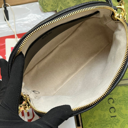 MATELASS¨¦ LEATHER SHOULDER BAG 23 IN BLACK EMBOSSED CALFSKIN GOLD HARDWARE