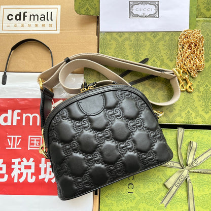 MATELASS¨¦ LEATHER SHOULDER BAG 23 IN BLACK EMBOSSED CALFSKIN GOLD HARDWARE