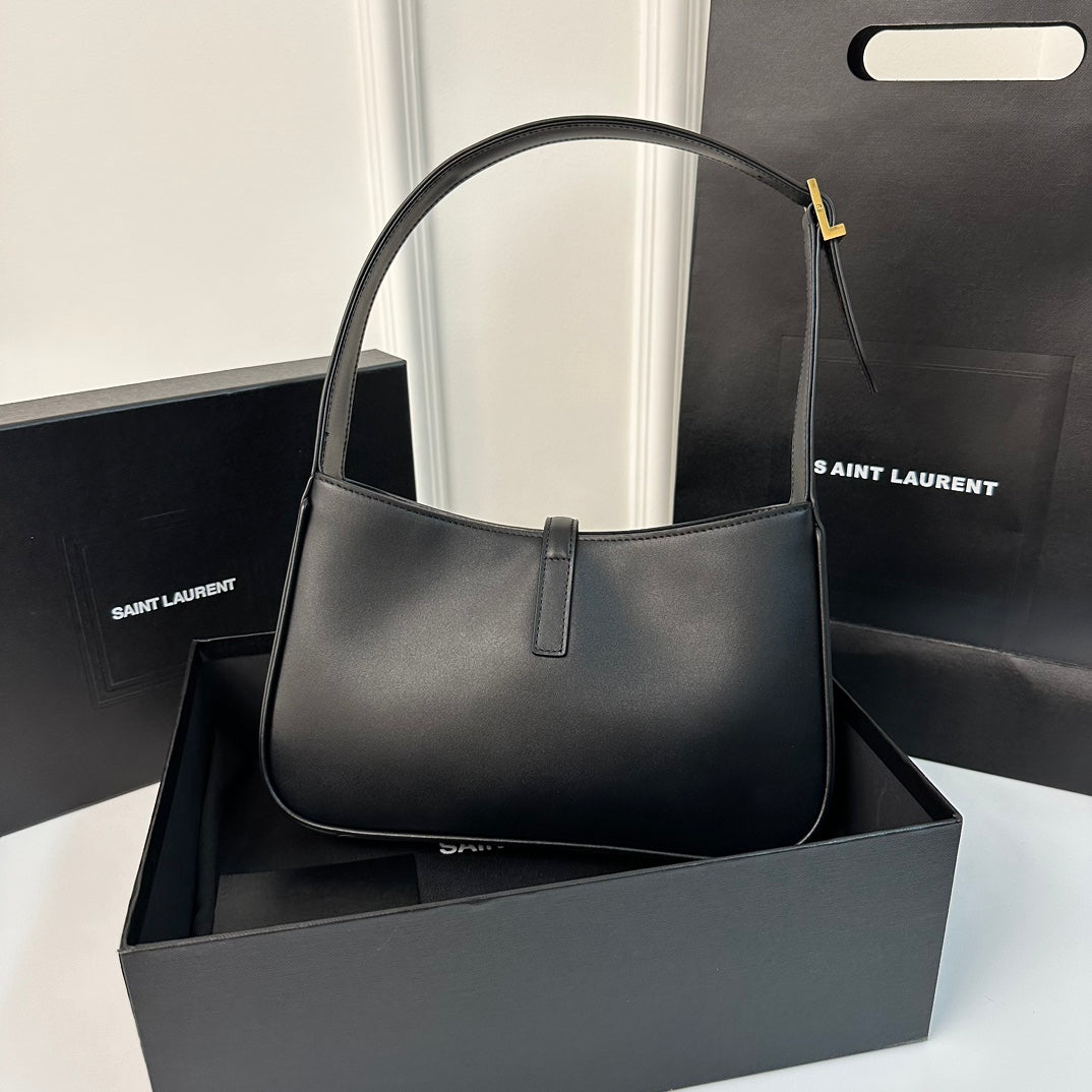 Le 5 a 7 24 Black Lambskin Ghw