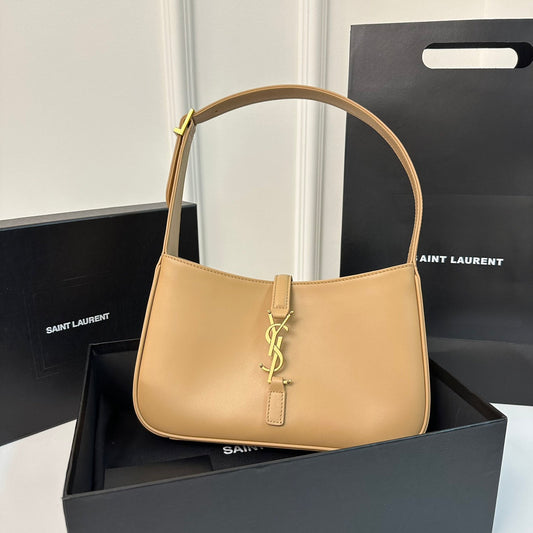 Le 5 a 7 24 Beige Lambskin Ghw