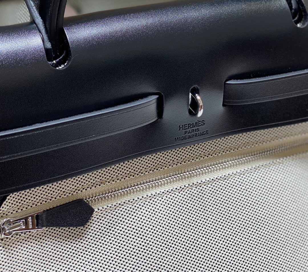 HM Pegase Pop Herbag Zip 31 White Black Canvas Black Cowhide Leather