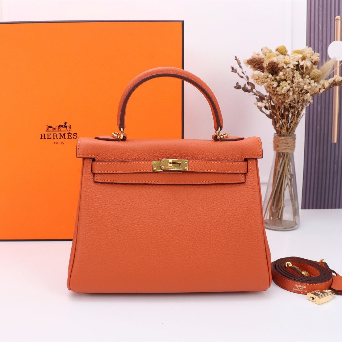 HM KELLY BAG 28 ORANGE TOGO GOLD HARDWARE