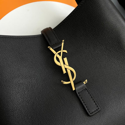 le 5a7 small 23cm black calfskin