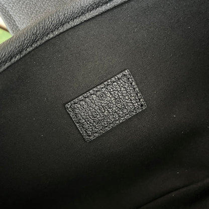 APHRODITE SMALL SHOULDER BAG 27 IN BLACK CALFSKIN GOLD HARDWARE