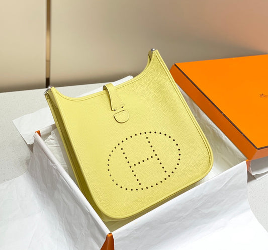 Evelyne 29cm Yellow Togo Shw