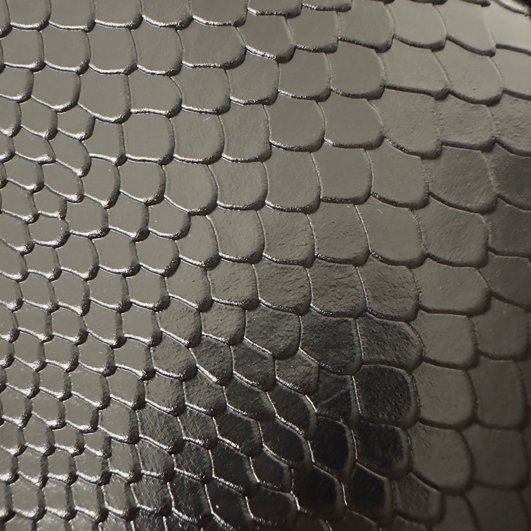 Le 5 a 7 24 Snake Black Lambskin Ghw