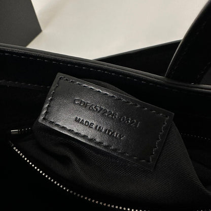 Le 5 a 7 24 Black Lambskin Shw