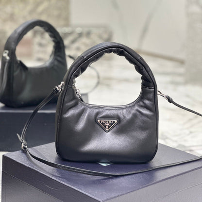 HOBO BAG 21 IN BLACK SOFT LAMBSKIN