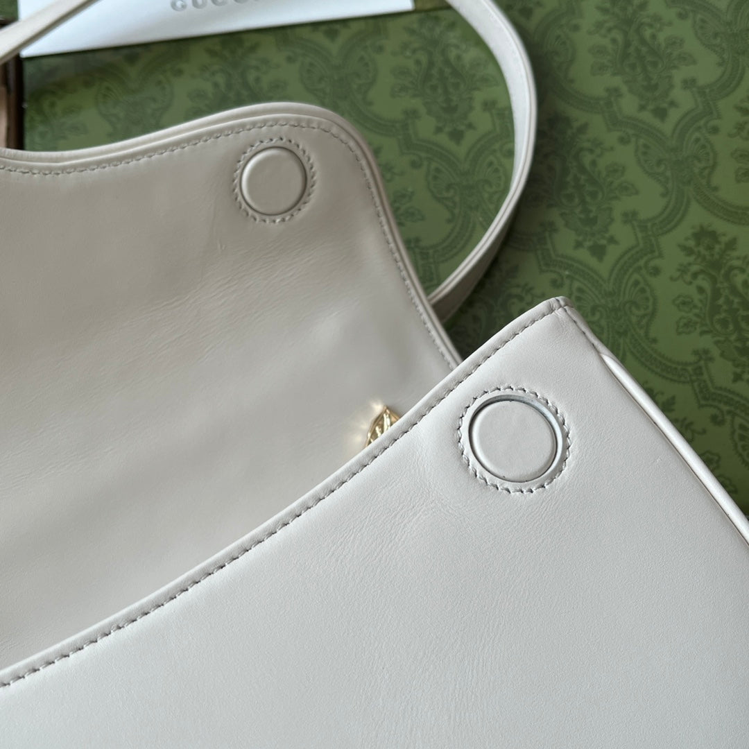 EQUESTRIAN STYLE SHOULDER BAG 21 IN WHITE CALFSKIN GOLD HARDWARE