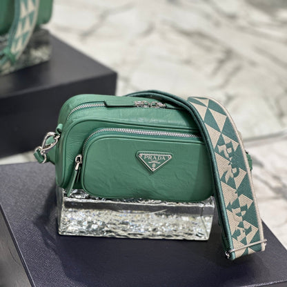 CAMERA BAG 23 IN CASTLETON GREEN WRINKLED LAMBSKIN