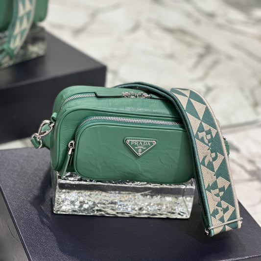 CAMERA BAG 23 IN CASTLETON GREEN WRINKLED LAMBSKIN