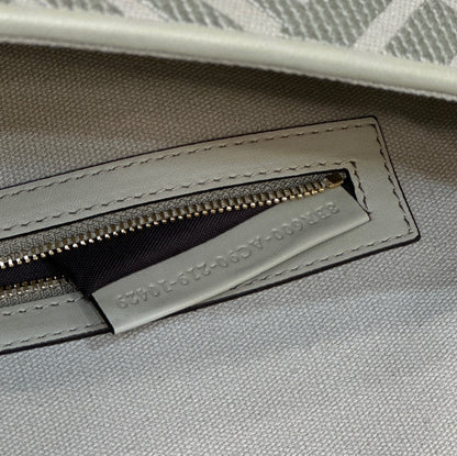 BAGUETTE WITH FF MOTIF 27 IN BITTER JACQUARD FABRIC GOLD HARDWARE