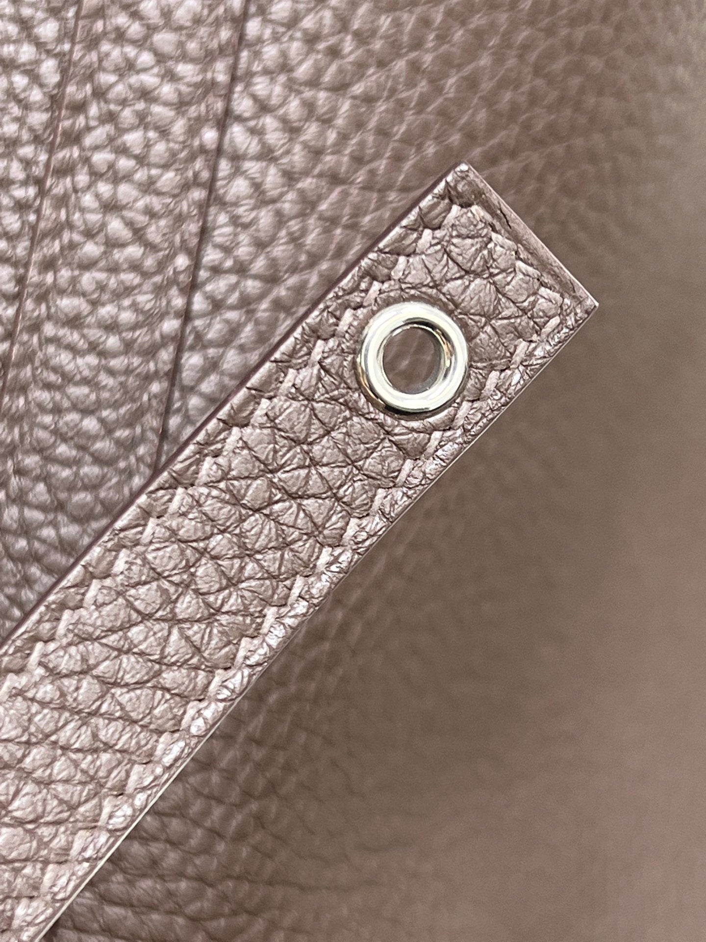 HM PICOTIN LOCK 18 CHOCOLATE TOGO LEATHER