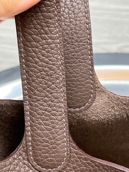 HM PICOTIN LOCK 18 CHOCOLATE TOGO LEATHER