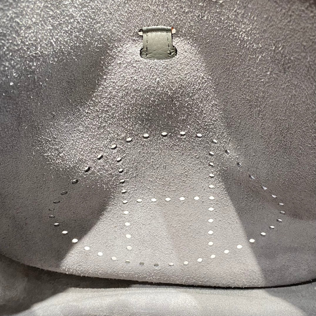 Evelyne 29cm Grey Togo Shw