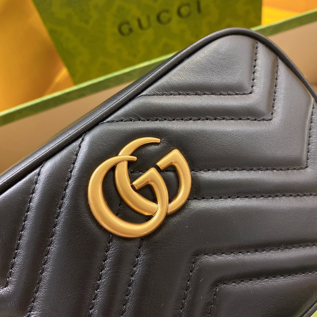 GG MINI 18 MARMONT MATELASS¨¦ BLACK CALFSKIN WITH GOLDEN LOGO