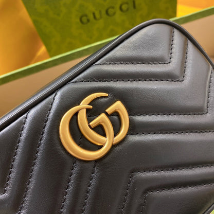 GG MINI 18 MARMONT MATELASS¨¦ BLACK CALFSKIN WITH GOLDEN LOGO