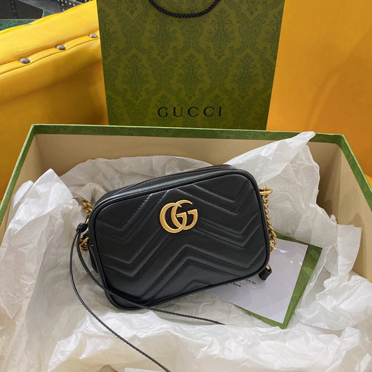 GG MINI 18 MARMONT MATELASS¨¦ BLACK CALFSKIN WITH GOLDEN LOGO