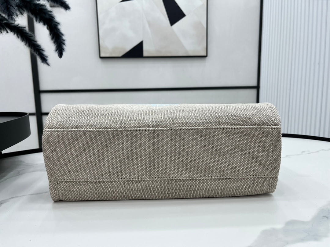 CC Deauville Tweed Bag 33x24x14.5cm Blue Sky Leather Gold Hardware 33