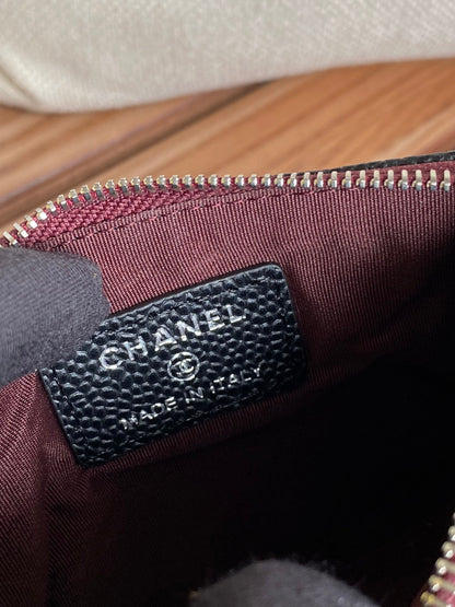 cc zipped wallet 15 black caviar silver hardware