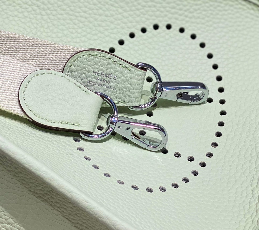 Mini Evelyne 18cm Light Green Togo Shw