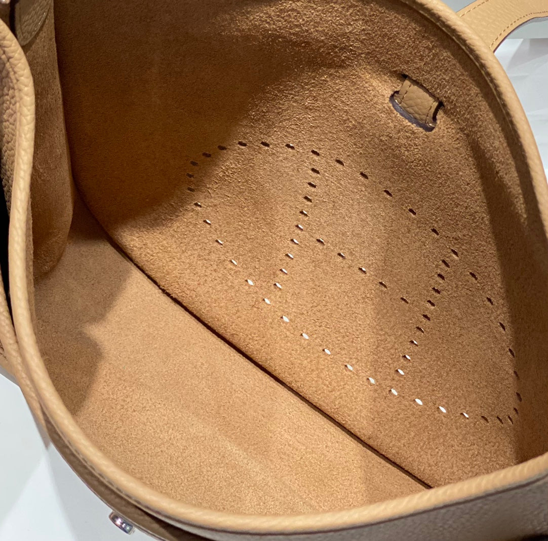 Evelyne 29cm Tabac Camel Togo Silver Hardware