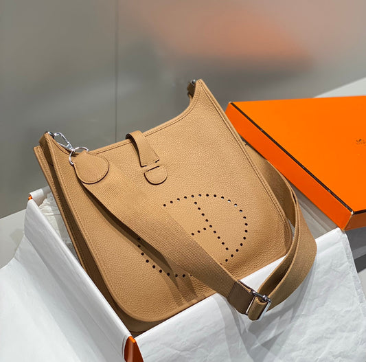 Evelyne 29cm Tabac Camel Togo Silver Hardware